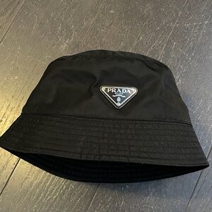 PRADA Re-Nylon black Bucket Hat 2HC137 size large classic style